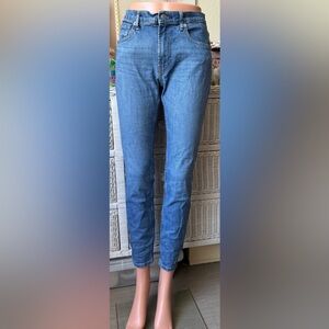 Everlane Mid Rise Jeans Skinny Legs Stretchy Cotton Denim in blue Wash Size 28